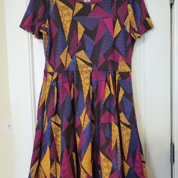 Dresses - Picture 5 of 6